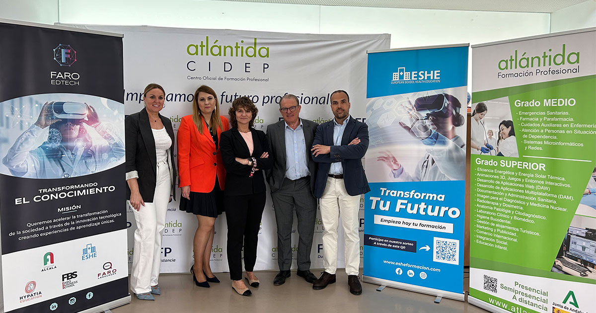 Blog: Granada acoge la presentación del primer proyecto de realidad virtual inmersiva en medicina para alumnos de FP